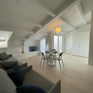 Abruzzi Short Rent Apartment Mailand